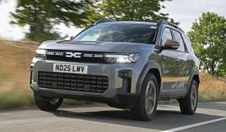 New Dacia Bigster 4x4 - front tracking